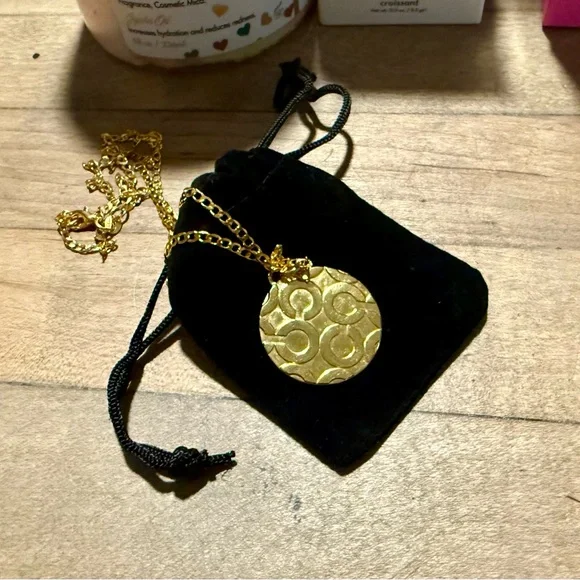 Zenana Clear Shimmer Plastic Stadium Approved Tote Bag Loaded Designer Goodies - Picture 9 of 16